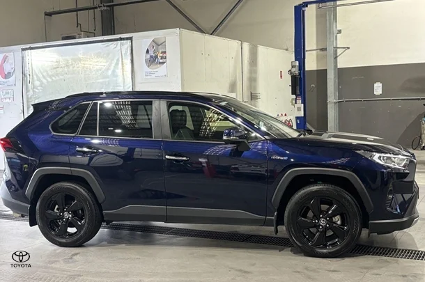 2020 Toyota Rav4 Hybrid Cruiser 2WD image 2