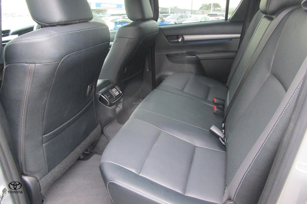2024 Toyota Hilux Rogue image 13