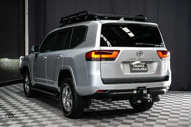 2023 Toyota Landcruiser VX image 5