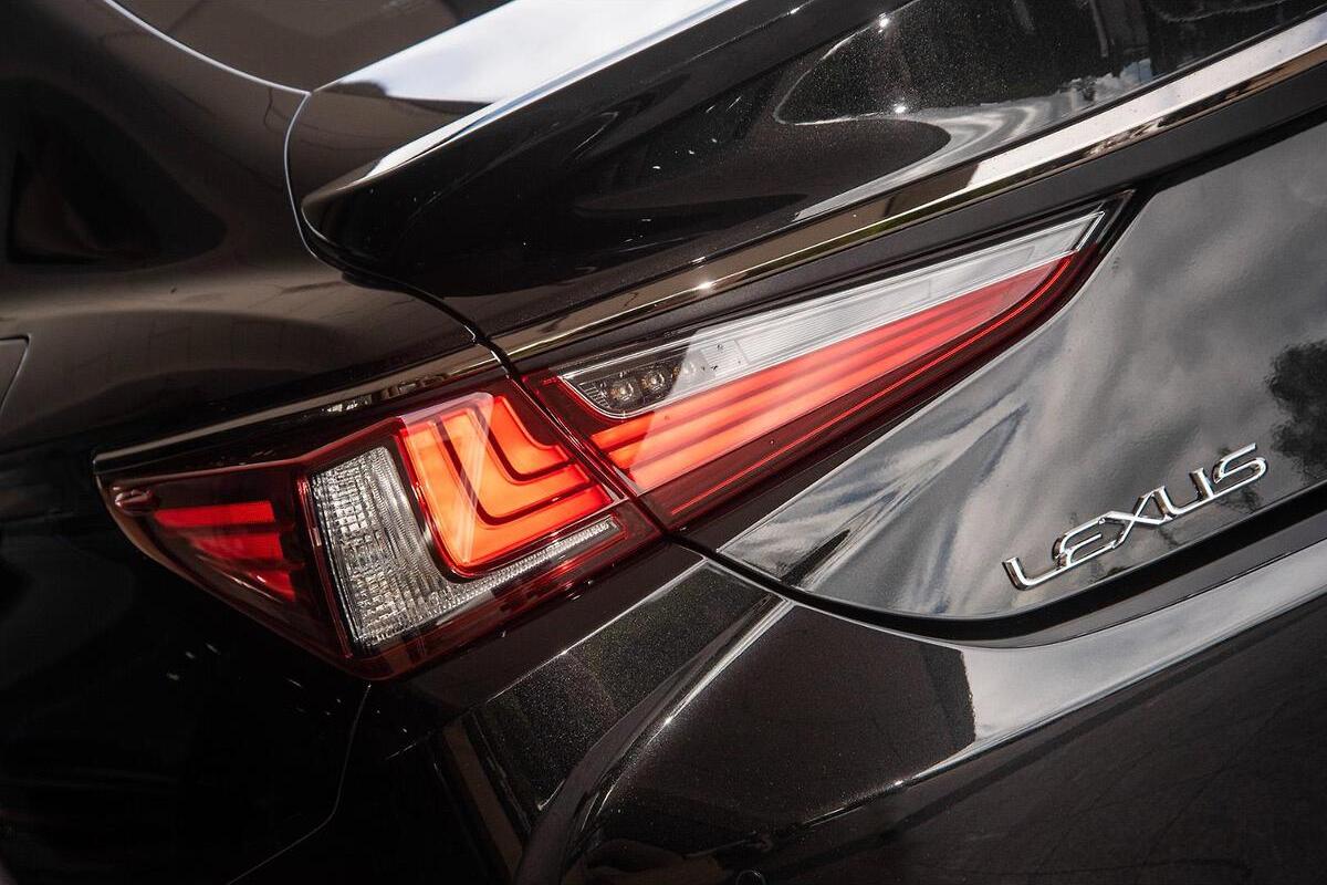 2024 Lexus ES ES250 F Sport Auto image 9