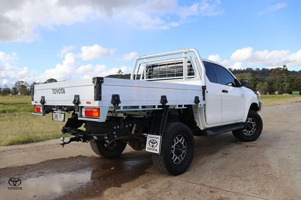2020 Toyota Hilux 4x4 SR image 5