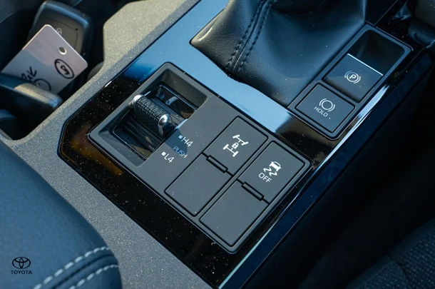 2024 TOYOTA Prado GX image 18