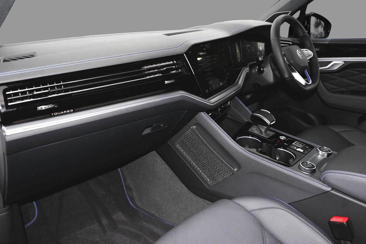 2024 Volkswagen Touareg R RC Auto 4MOTION MY24 image 7
