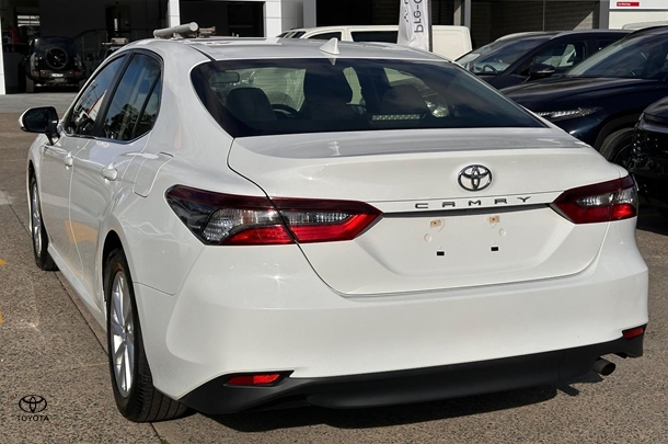 2022 Toyota Camry Ascent image 11