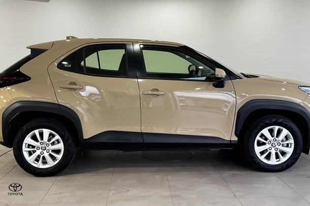 2021 Toyota Yaris Cross Hybrid GX image 14