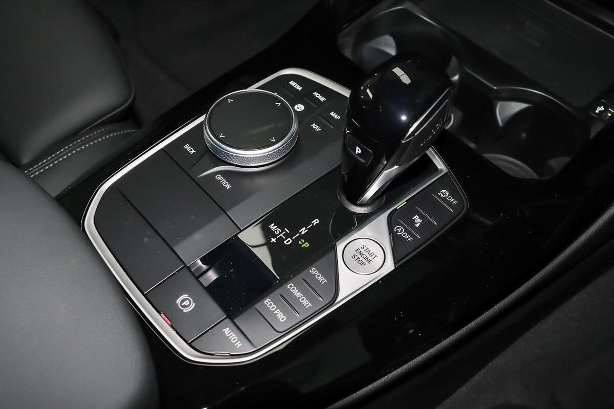 2024 BMW X3 sDrive20i G01 LCI Auto image 16