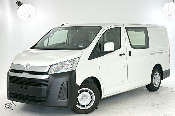 2019 Toyota Hiace LWB image 6