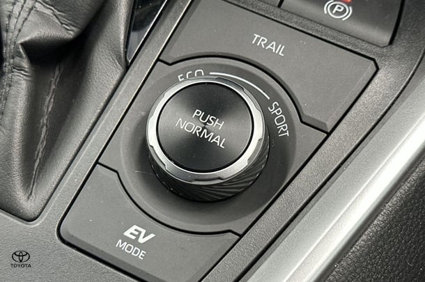 2021 Toyota Rav4 Hybrid GX AWD image 25