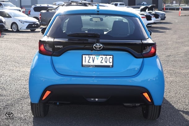 2023 Toyota Yaris Ascent Sport image 12