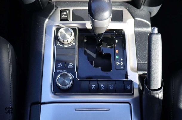 2020 Toyota Landcruiser VX image 31