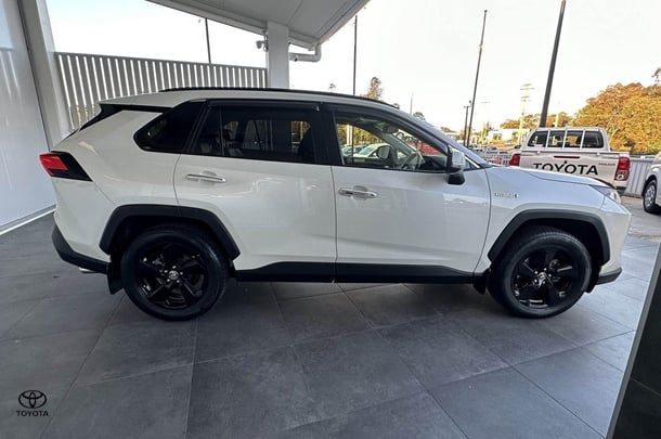 2020 Toyota Rav4 Hybrid Cruiser 2WD image 5