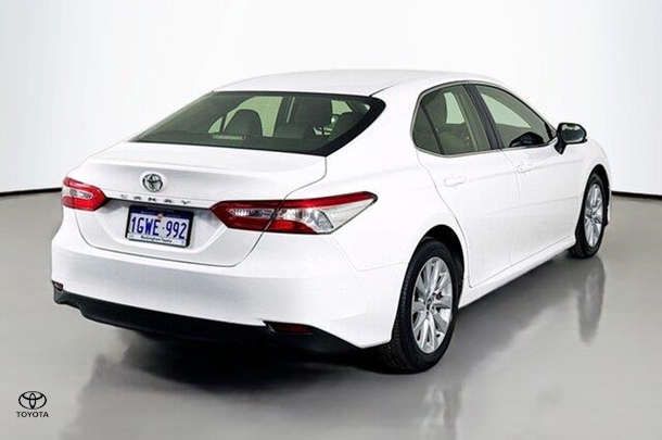 2019 Toyota Camry Ascent image 8
