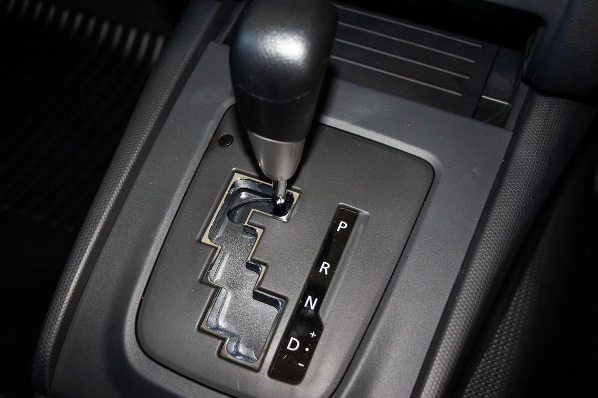 2024 Mitsubishi Triton GLX MR Auto 4x2 MY23 image 13