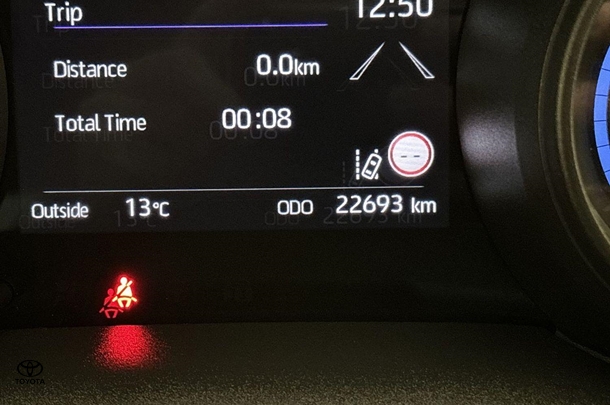 2023 Toyota Yaris Hybrid SX image 18