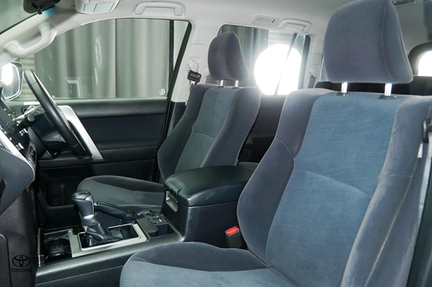 2023 Toyota Prado GXL image 19