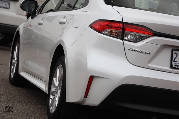 2024 Toyota Corolla Sedan Hybrid Ascent Sport image 14