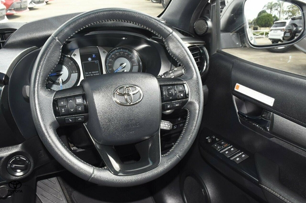 2023 Toyota Hilux 4x4 Rogue image 6