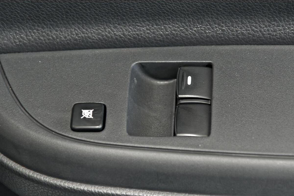 2024 Mitsubishi Triton GLX MR Auto 4x4 MY23 image 16