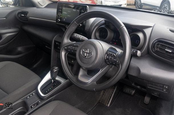 2023 Toyota Yaris Cross Hybrid GX image 7