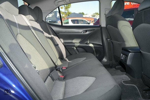 2021 Toyota Camry Hybrid Ascent Sport image 9