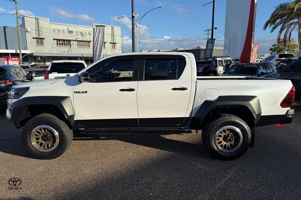 2024 Toyota Hilux GR-S image 6