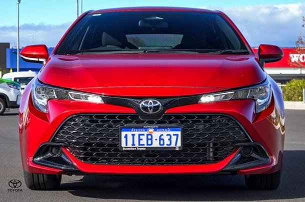 2024 Toyota Corolla Hatch Ascent Sport image 4