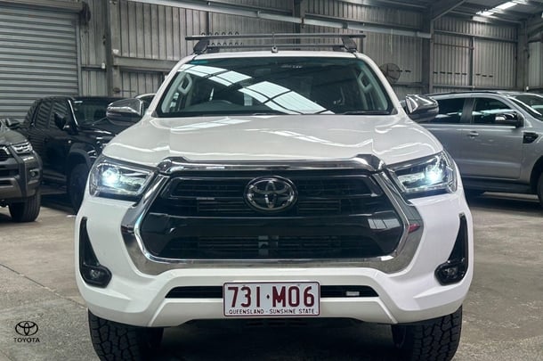 2021 Toyota Hilux SR5 image 8