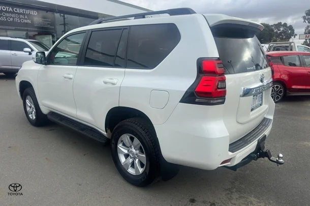 2021 Toyota Prado GXL image 5