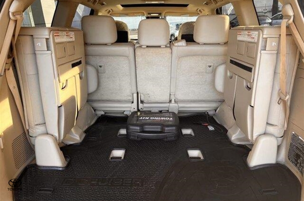 2017 Toyota Landcruiser Sahara image 13