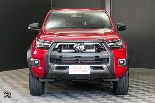 2024 Toyota Hilux 4x4 Rogue image 2