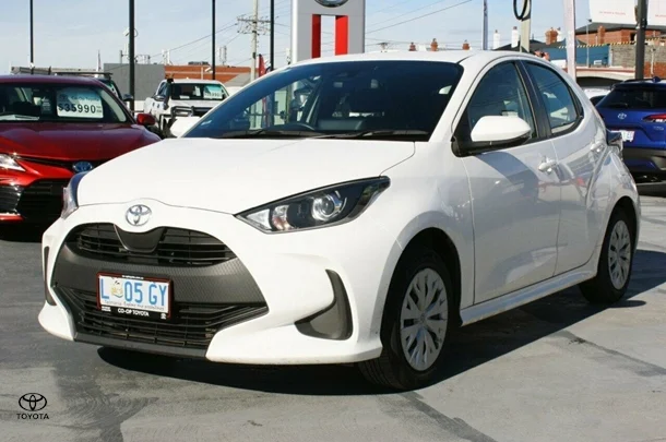 2023 Toyota Yaris Ascent Sport image 4