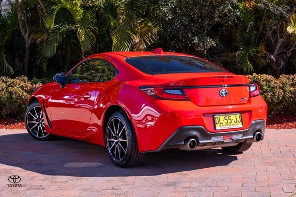 2024 TOYOTA GR86 GT image 3