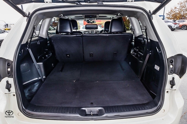 2016 Toyota KLUGER AWD GRANDE image 10