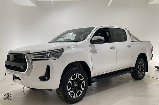 2023 Toyota Hilux SR5 image 5