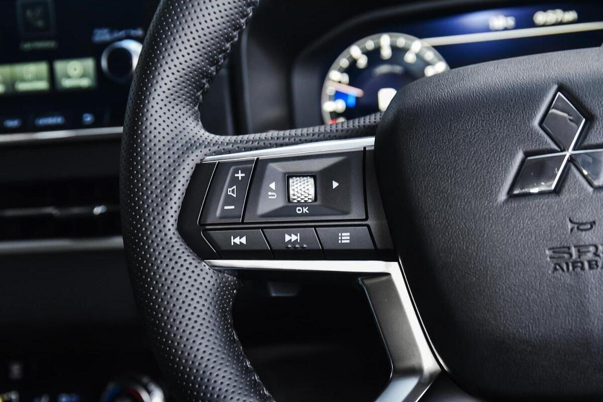 2024 Mitsubishi Outlander Exceed ZM Auto AWD MY24 image 16