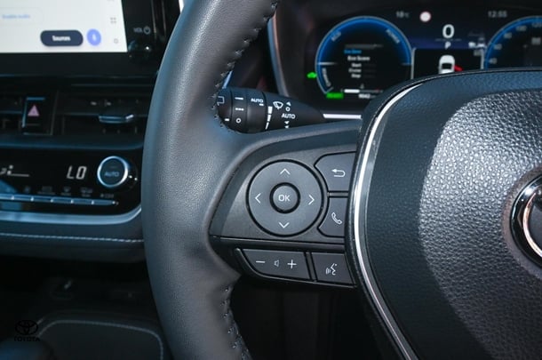 2024 TOYOTA Corolla Hatch Hybrid ZR image 12