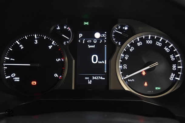 2023 Toyota Prado Kakadu image 10