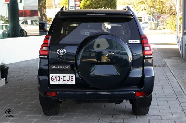 2021 Toyota Prado VX image 6