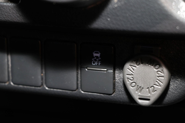2022 Toyota Hilux 4x2 Workmate image 17