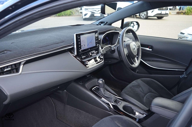 2018 Toyota Corolla ZR image 27