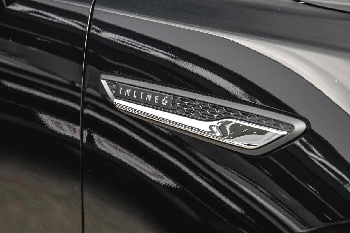 2024 Mazda CX-90 G50e Touring KK Auto i-ACTIV AWD image 12