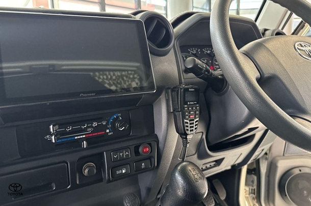 2023 Toyota LC Military GXL image 29