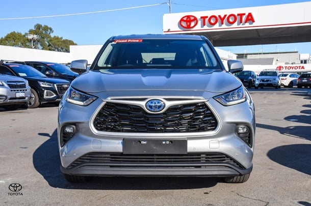 2023 Toyota Kluger Hybrid GX image 3