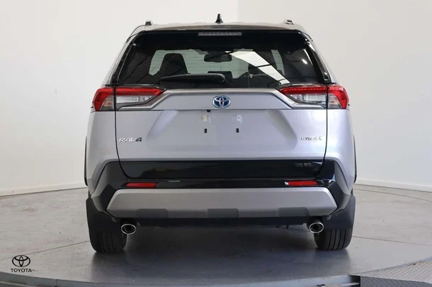 2022 Toyota RAV4 Hybrid XSE (2WD) image 6
