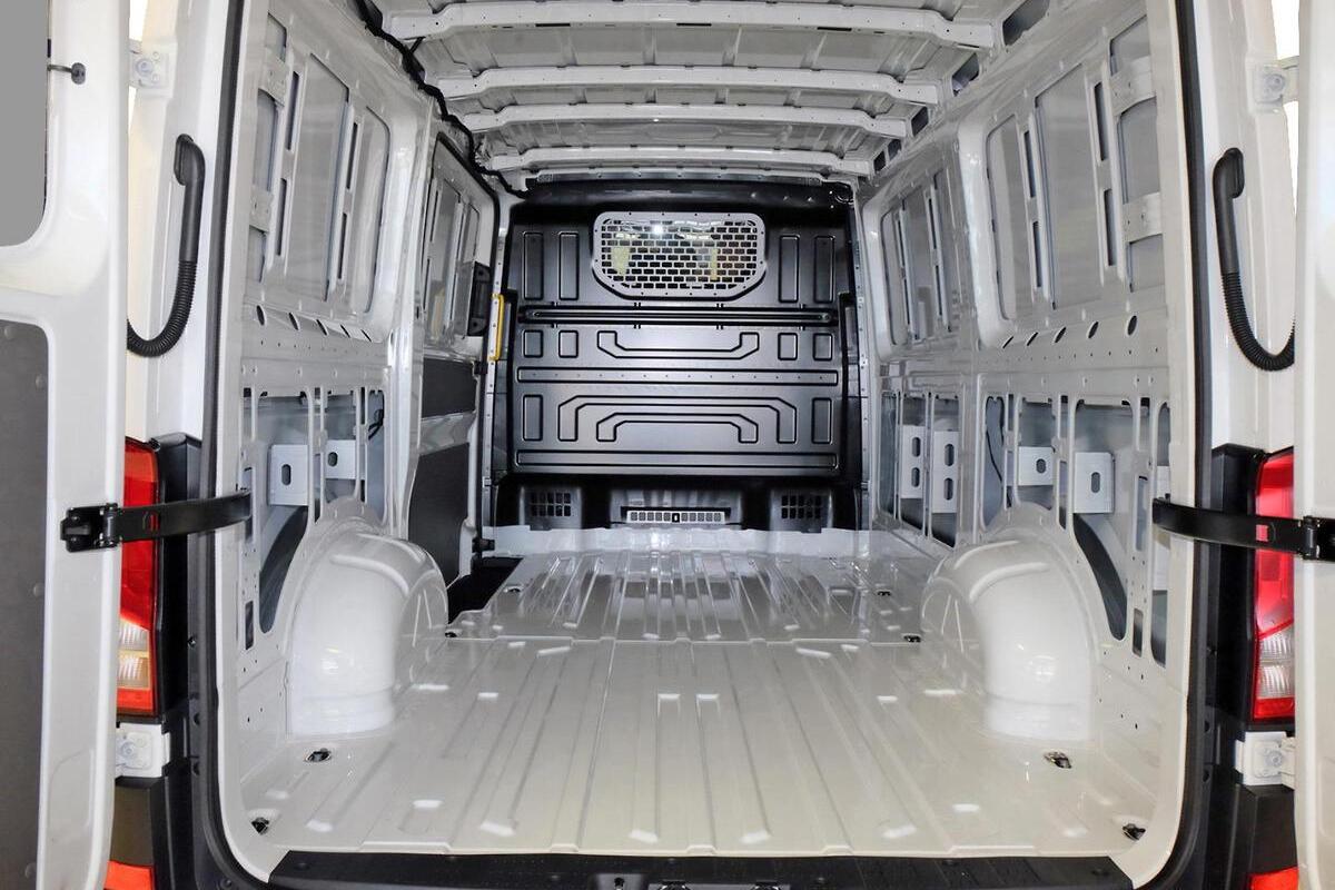 2024 Volkswagen Crafter 35 TDI340 SY1 Medium Wheelbase Auto FWD MY24 image 9