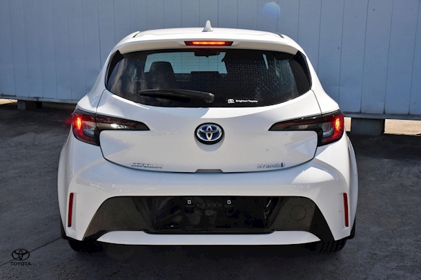 2023 Toyota Corolla Hatch Hybrid Ascent Sport image 4