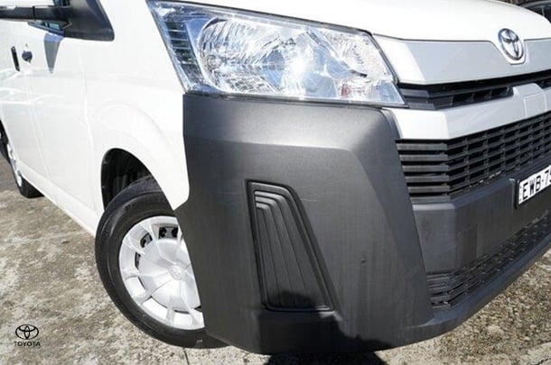 2022 Toyota Hiace LWB image 2