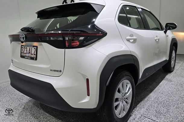 2020 Toyota Yaris Cross Hybrid GX image 2