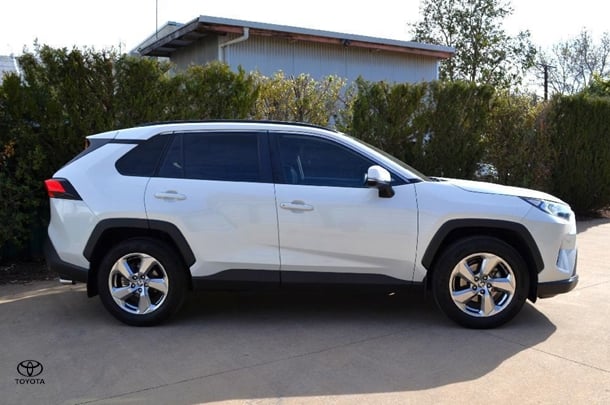 2019 Toyota RAV4 GXL-2WD image 3