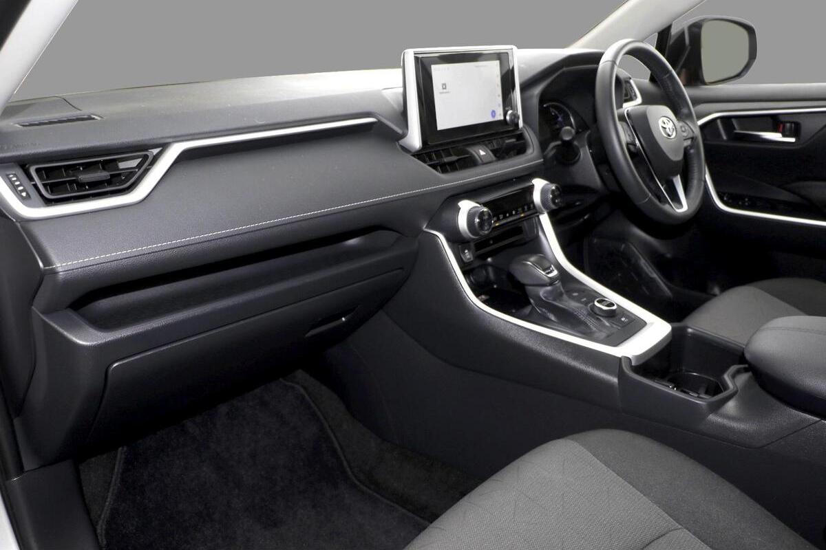 2024 Toyota RAV4 GXL Auto eFour image 7